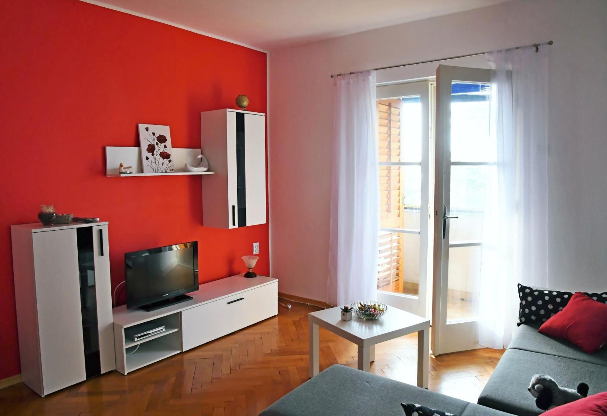 Apartment With A View *